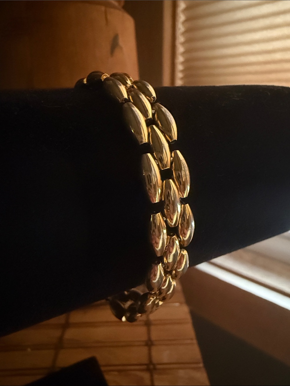 Trifari Polished Gold-Tone Linked Stretch Bracelet - Picture 1 of 2